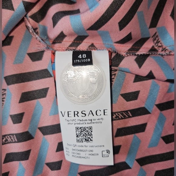 Silk.Versace blouse la greca - Picture 5 of 5